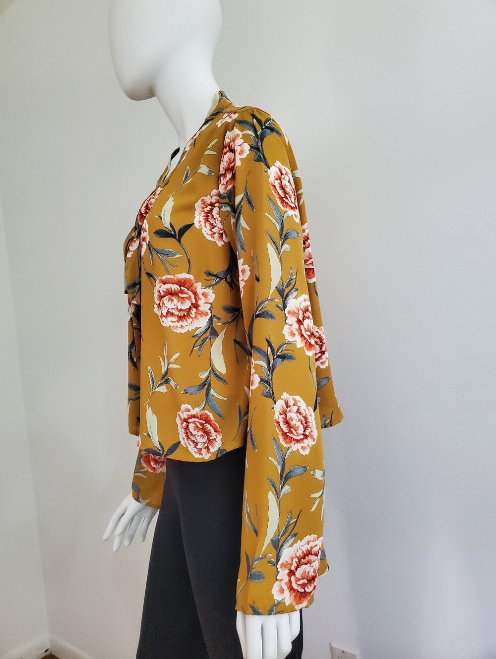 Top/Blouse - Picture 3 of 7